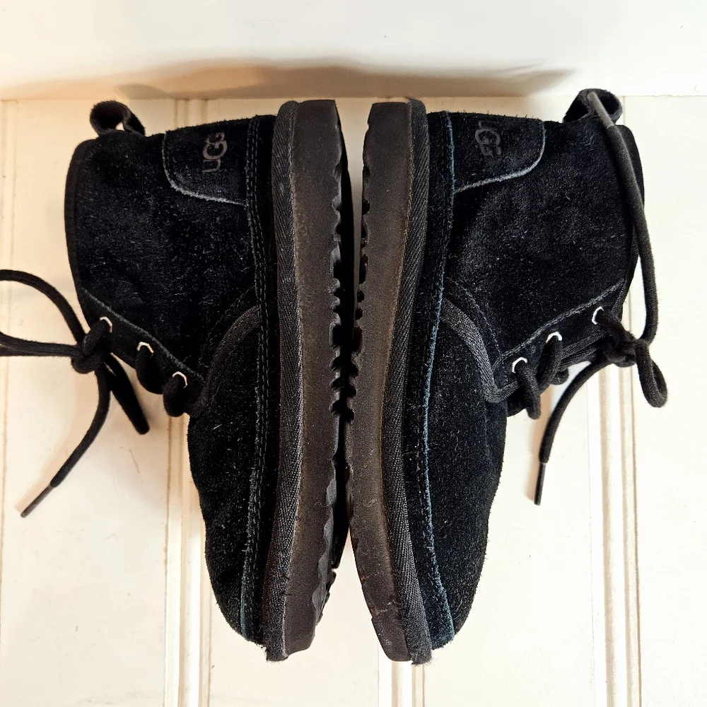 UGG Neumel II Chukka Boots Kids 1 Ankle Suede Wool Lined Lace Up Black Cozy